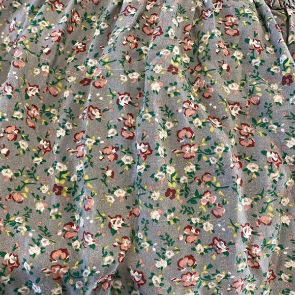 Suzy Shier Rouged and Flowy Floral Dress Size Small. - Picture 3 of 5